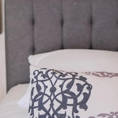 Les D'alienor-suite Mimosa Holiday home *